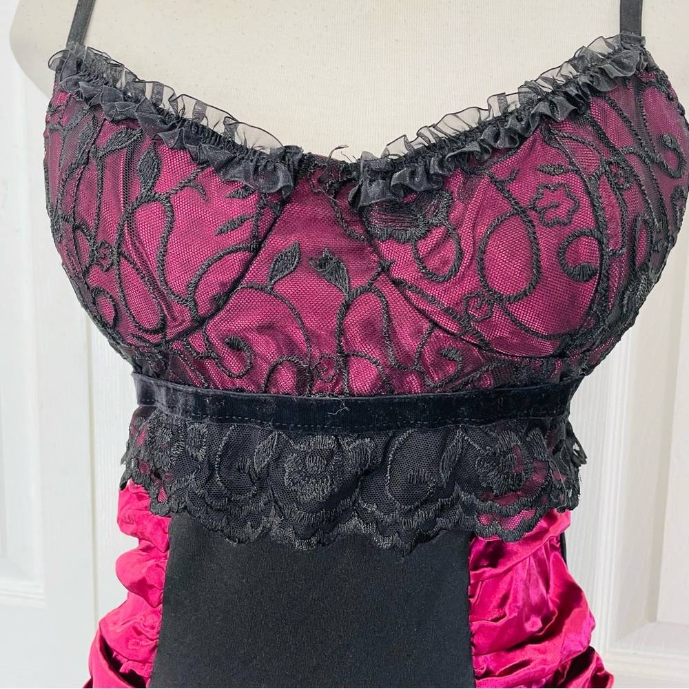 Coquette Women's Lace-Trimmed Satin Chemise in Magenta and Black